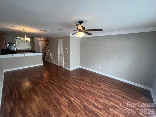 Foto del edificio - 1336 Green Oaks Ln