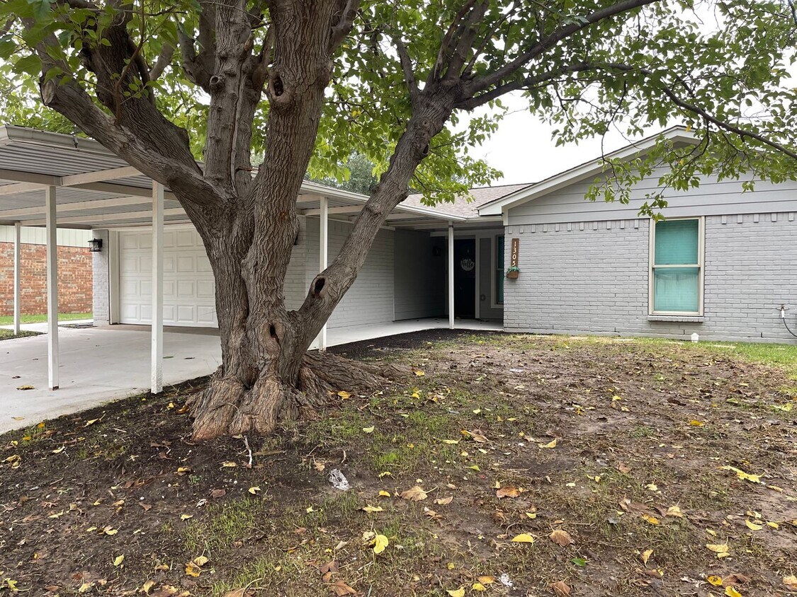 Primary Photo - Charming Family Home in Saginaw, TX - 1305...