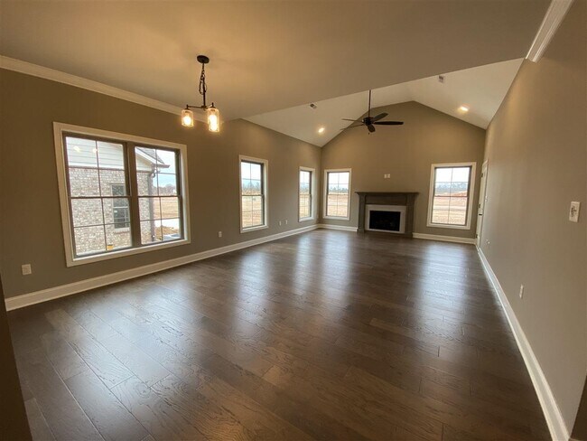 Foto del edificio - 527 Cumberland Pointe Ln