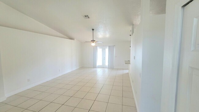 Building Photo - 1269 SW Aragon Ave