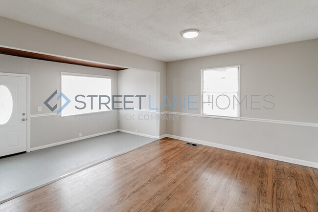 Building Photo - NOW OFFERING $250 OFF FIRST FULL MONTH IF ...