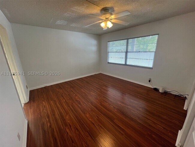 Foto del edificio - 1300 SW 125th Ave