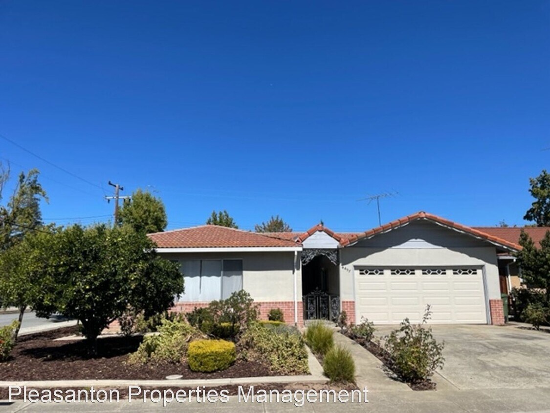 Primary Photo - 4 br, 2 bath House - 4497 Borina Dr.