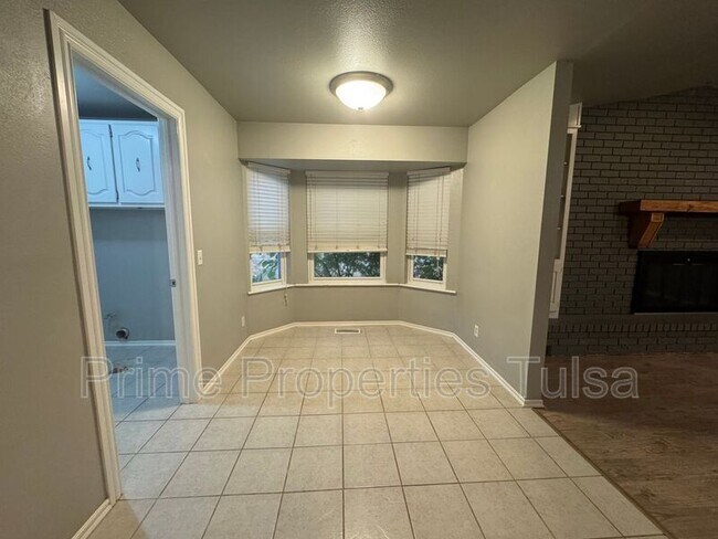 Foto del edificio - 5716 S Elm Ave