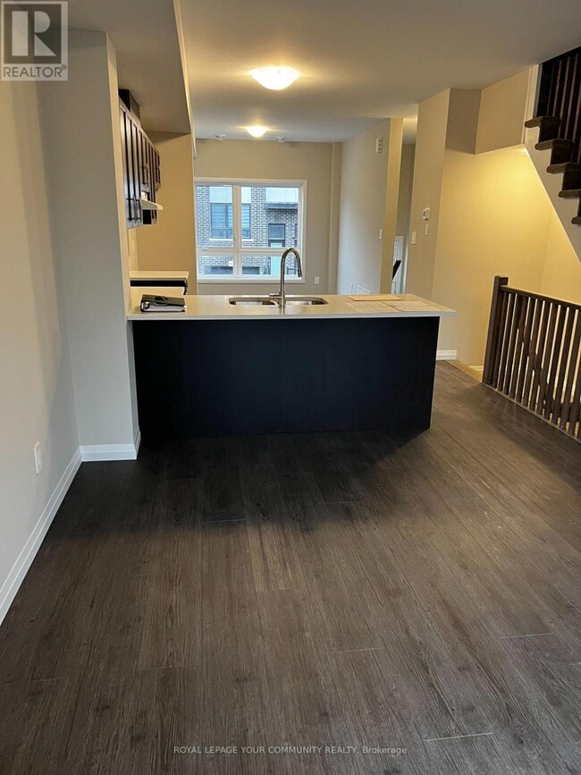 Building Photo - 720 Grey St