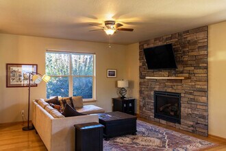 Building Photo - 1021 Redtail Loop