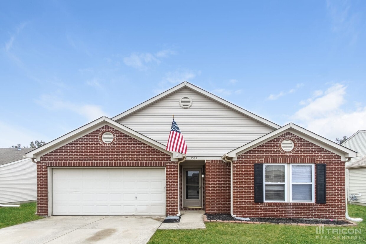 Primary Photo - 1392 Lavender Dr