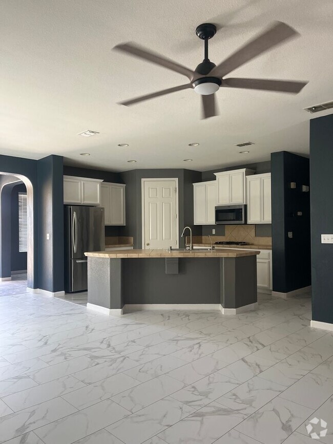 Building Photo - 1193 Silver Spur Way