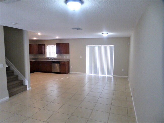 Foto del edificio - 999 SW 15th St