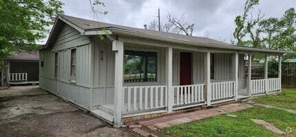 Building Photo - 818 Veller Dr