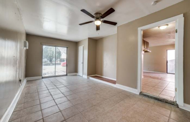 Building Photo - 4030 Comanche Sunrise