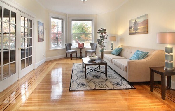 Foto del edificio - 1033 Beacon St
