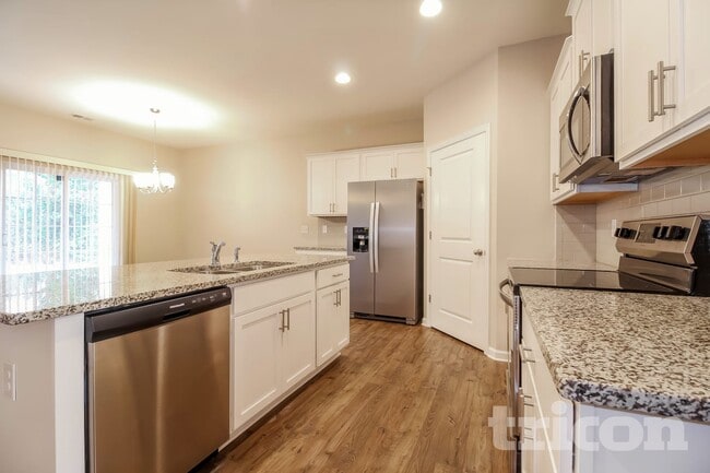 Foto del edificio - 453 All Seasons Dr