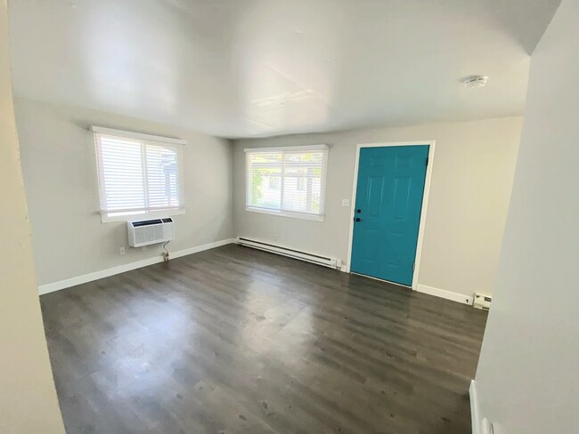 Foto del edificio - Charming 1 bed 1 bath in the heart of Bois...