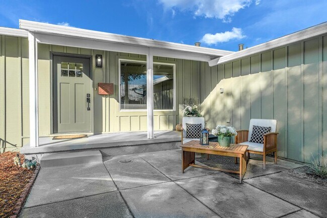 Building Photo - 1671 Nightingale Ave