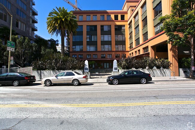 Building Photo - 301 Folsom St