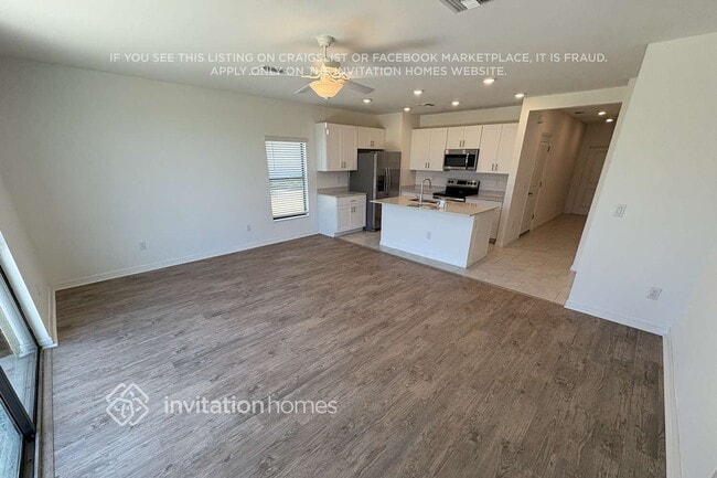 Building Photo - 2041 E Landings Wy