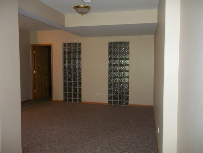 Building Photo - 21321 Windy Hill Dr