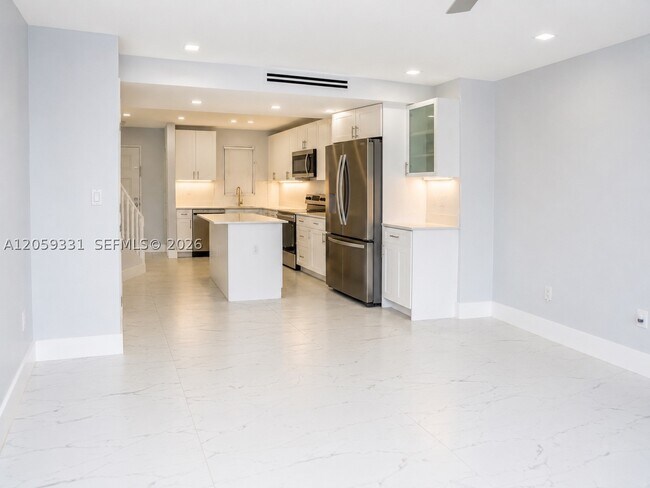 Building Photo - 2750 W 76th St