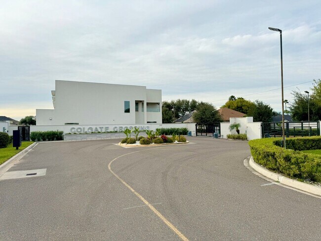 Building Photo - COLGATE Crossing