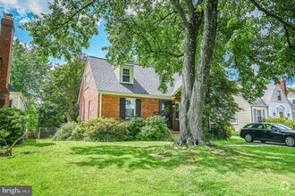 Building Photo - 2914 Meadow Ln