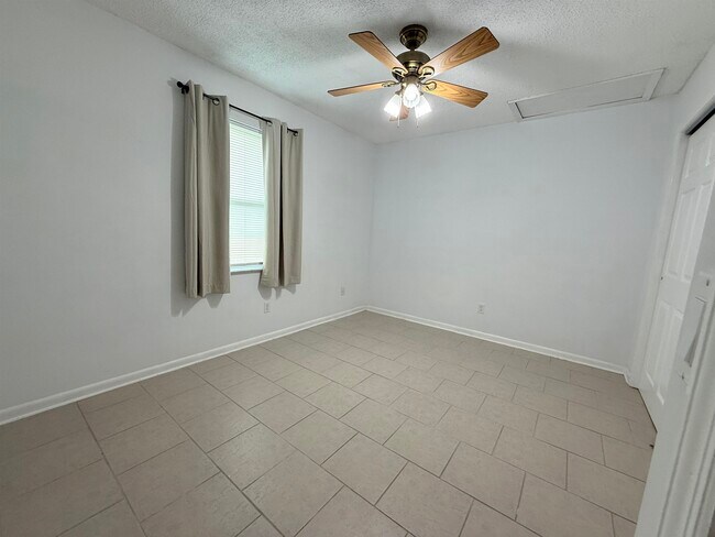 Foto del edificio - 3642 Rosewood St