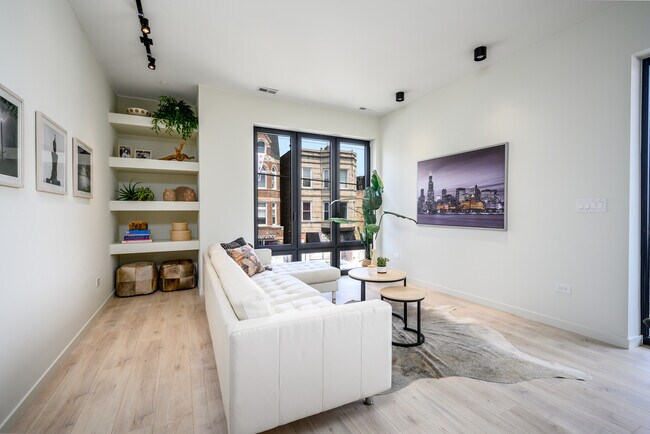 Foto del edificio - 2135 W Cermak Rd