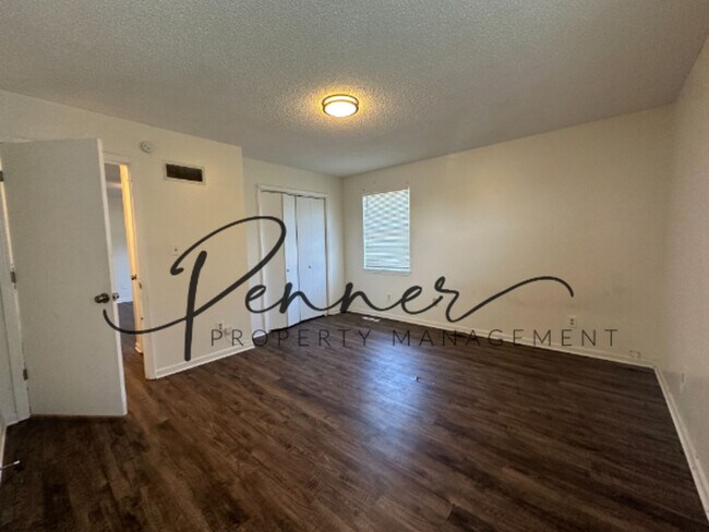 Foto del edificio - 3808 SW 8th St. Terrace