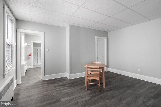 Building Photo - 243 Conover St