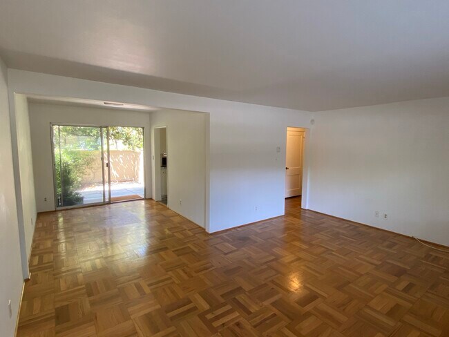 Zona de estar panorámica - 5414 Village Grn