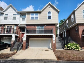 Building Photo - 1479 Autumn Oak St