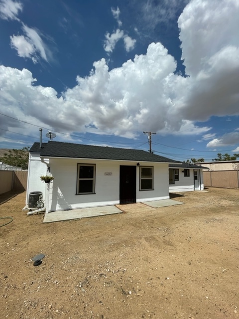 Building Photo - 56032 Pueblo Trl