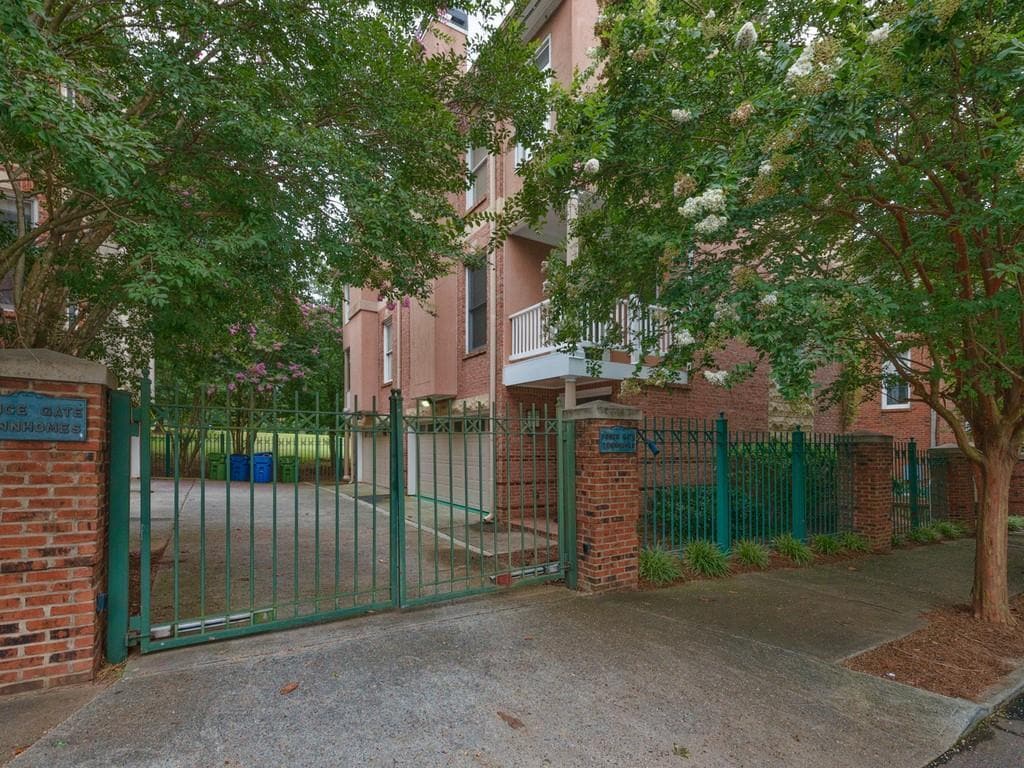 Foto principal - 685 Bonaventure Ave NE