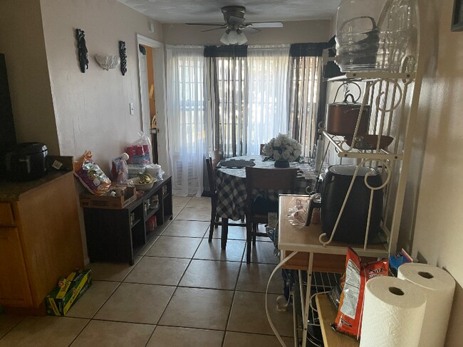 Foto del edificio - 1 Median Cir