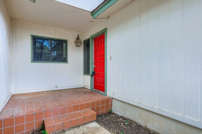 Building Photo - 8600 Tallwood Dr