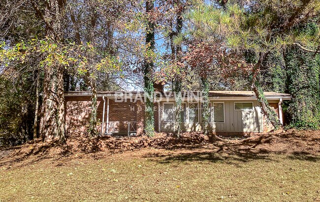 Building Photo - 1.5 months FREE RENT