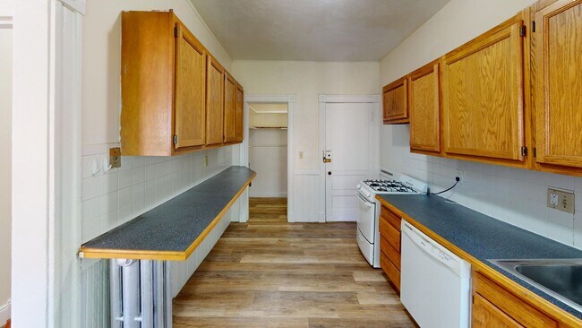 Foto del edificio - Available now - No Broker Fee