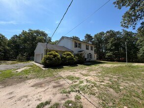 Building Photo - 499 Basso St