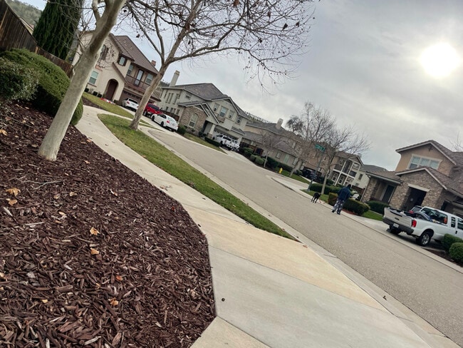 Building Photo - 9454 California Oak Cir