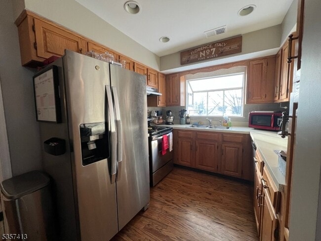 Building Photo - 64 Bentley Ct