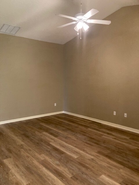 Foto del edificio - 6 Pony Ln