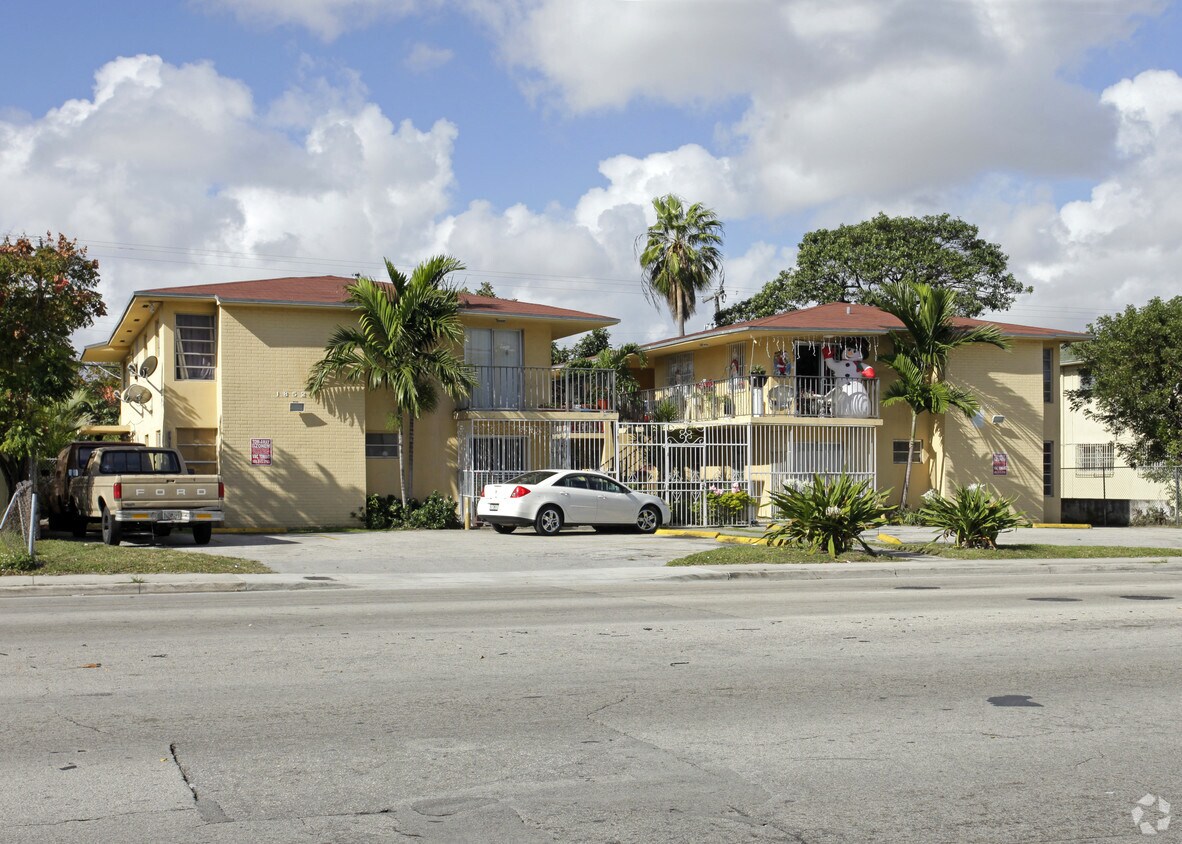 Primary Photo - 1852-1856 NW 22nd Ave