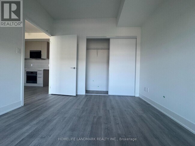 Building Photo - 38-D1738 Andre de Grasse St