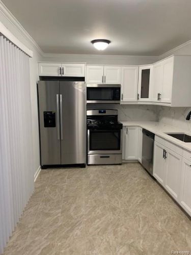 Building Photo - 2787 Roundtree Dr