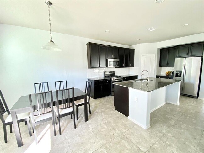 Building Photo - 6623 Hunters Way Ln