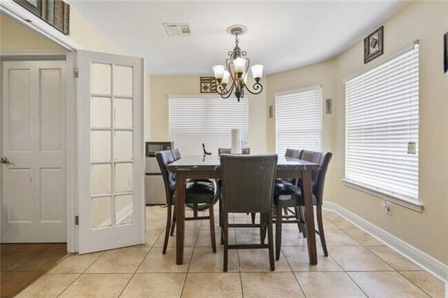 Building Photo - Updated Ranch style home with above ground...