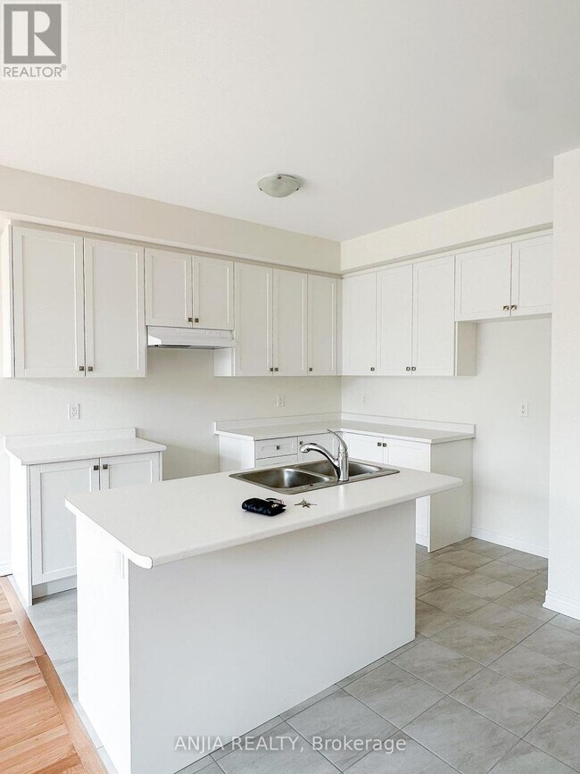 Building Photo - 2876 Albatross Wy