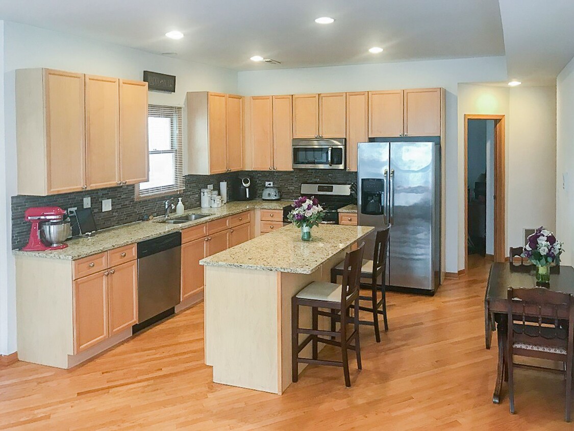 Foto principal - 2718 N Wayne Ave