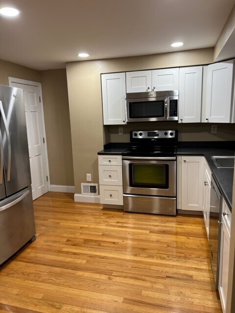 Building Photo - 168 Irwin Dr