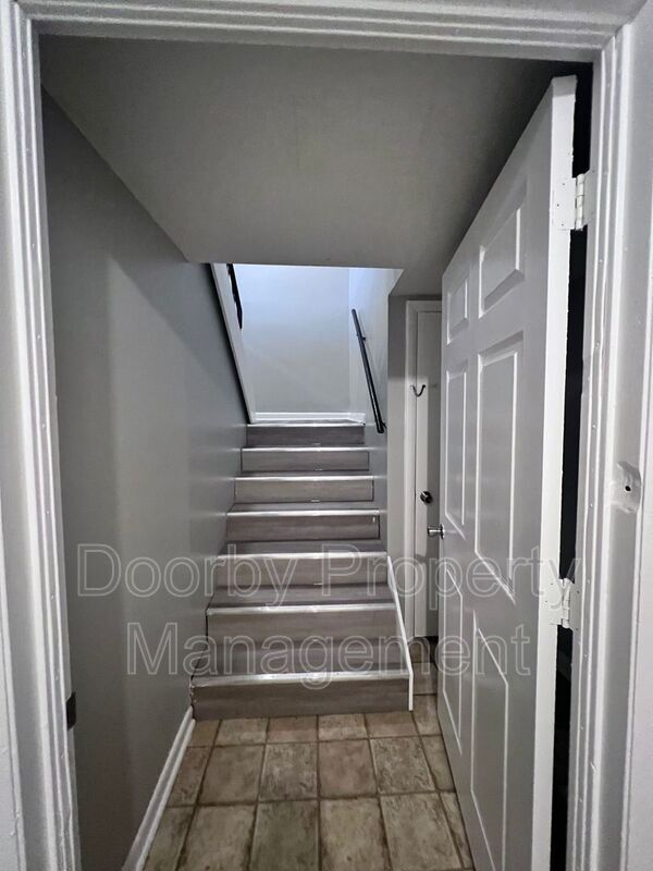 Building Photo - 4000 Lara Ln